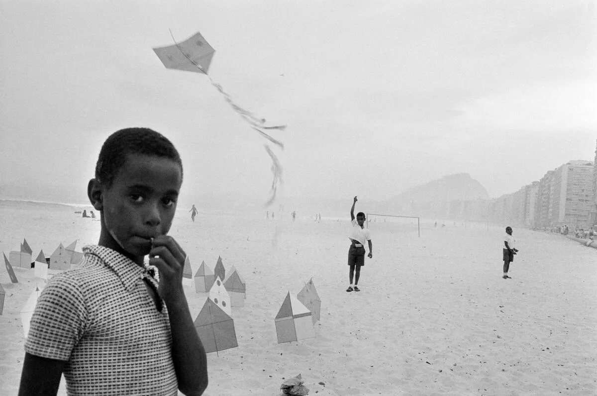 Playa de Copacabana. Río de Janeiro, Brasil. 1958. -RENÉ BURRI